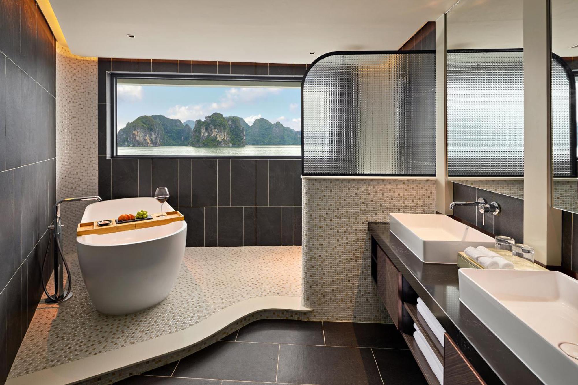 Grand Pioneers Halong Bay Cruise 2 Ha Long Exterior foto