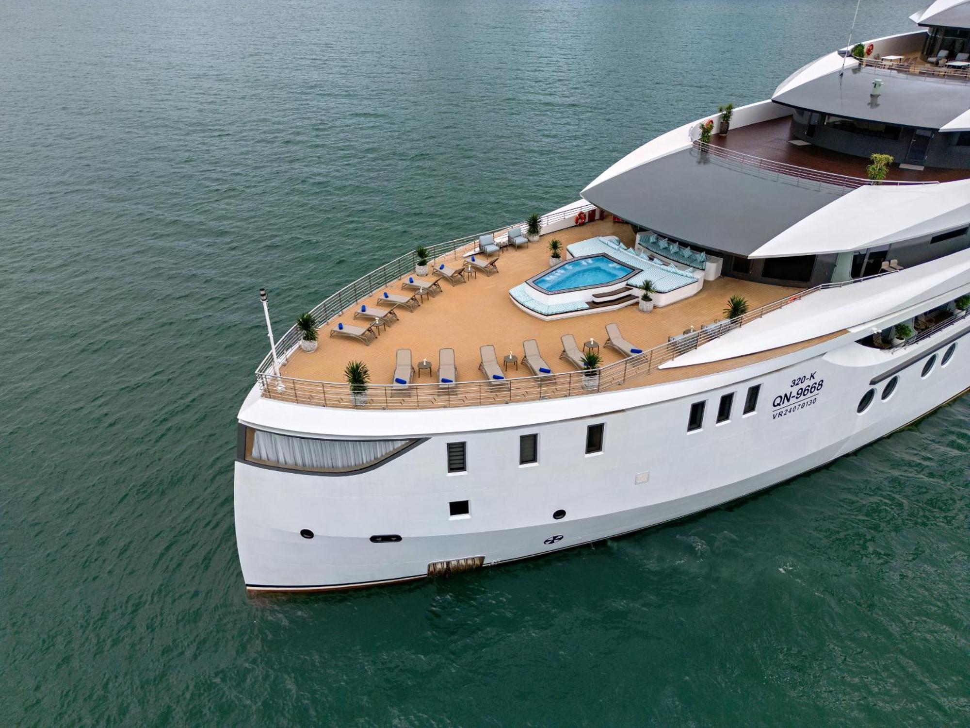 Grand Pioneers Halong Bay Cruise 2 Ha Long Exterior foto